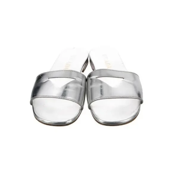 ❤️Prada Patent Leather Slides❤️